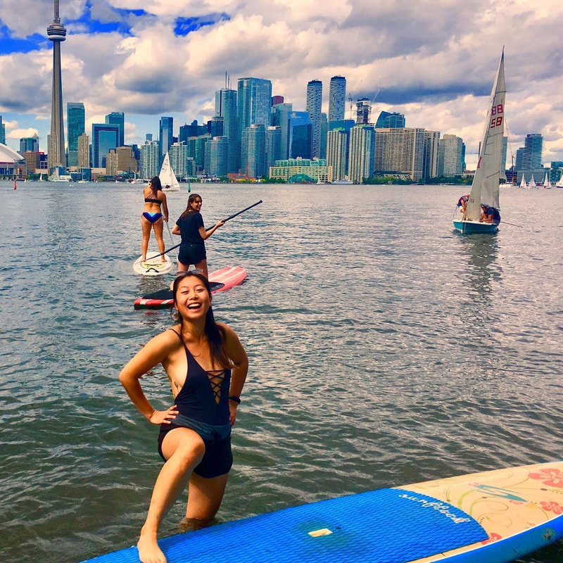 Mastering the SUP on the Toronto Islands with an experienced instructor and exploring the harbour.