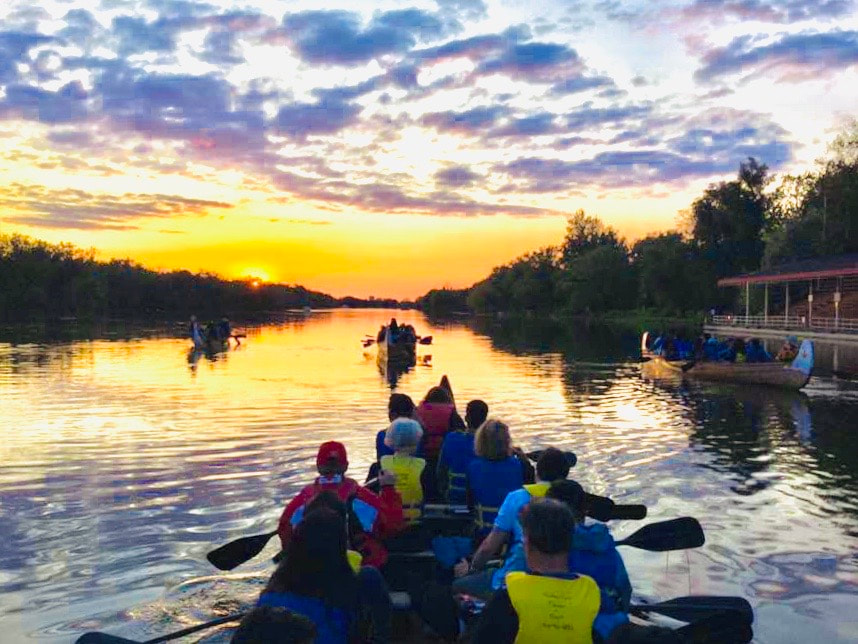 sunset canoe tours and activities on the toronto islands